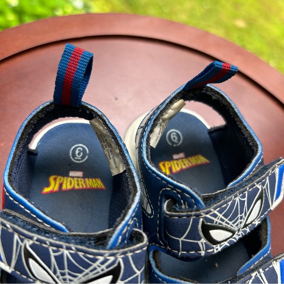 Spiderman Light-Up Sandals | Toddler Size 6 | Double Velcro - Picture 9 of 10